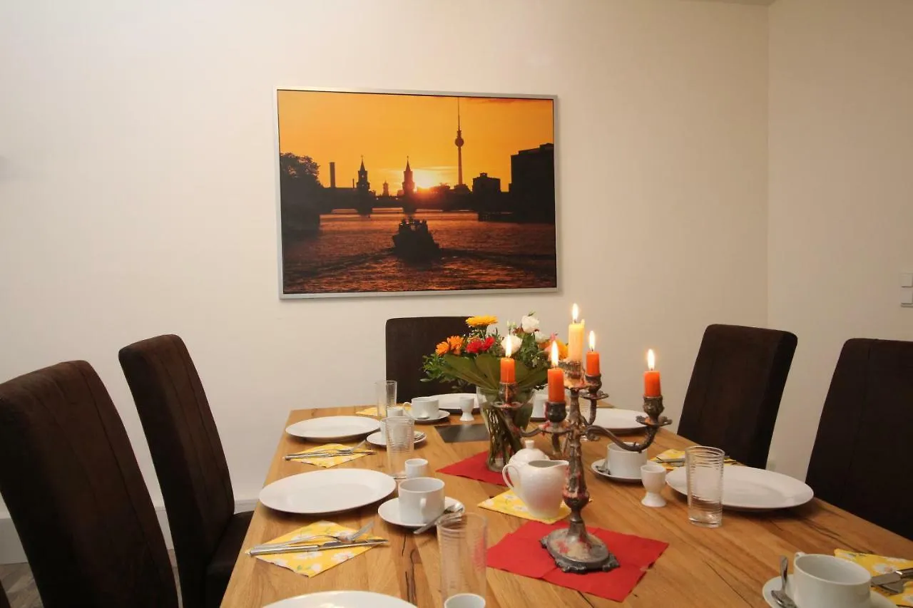 Apart Otel Apartments Tempelhof Berlin Almanya